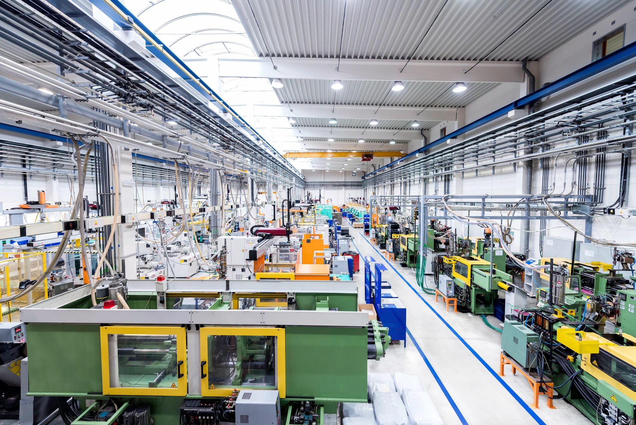 Automated injection molding machinery